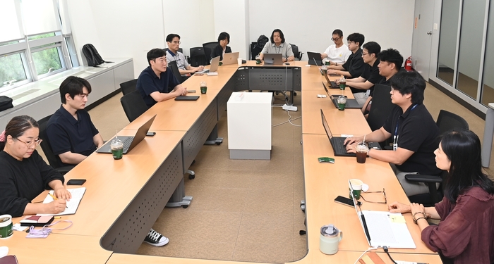 출연연 오픈소스 협의체 연구그룹에서 향후 협의체 확대 운영 방향에 대해 논의하고 있다.