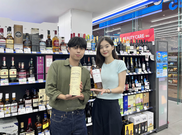 GS25는 주류 스마트 오더 플랫폼 '와인25플러스'에서 올해 싱글몰트 위스키가 전체 주종 가운데 매출 1위에 올랐다고 7일 밝혔다.