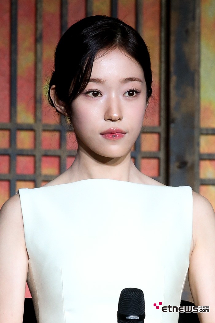 [ET포토] 노윤서, '고전과 현대가 믹스된 미모'