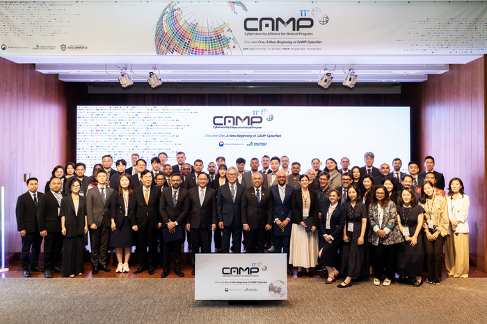 7일 서울에서 열린 '제11회 CAMP 연례 회의'에서 참석자들이 기념 촬영을 하고 있다.