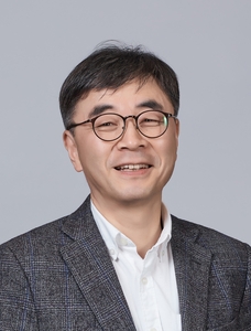 효성 AI 융합연구원 초대원장으로 선임된 맹성현 카이스트 명예교수. (사진=효성)