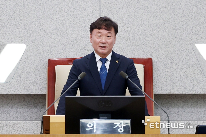 남종섭 제12대 경기도의회 의장.