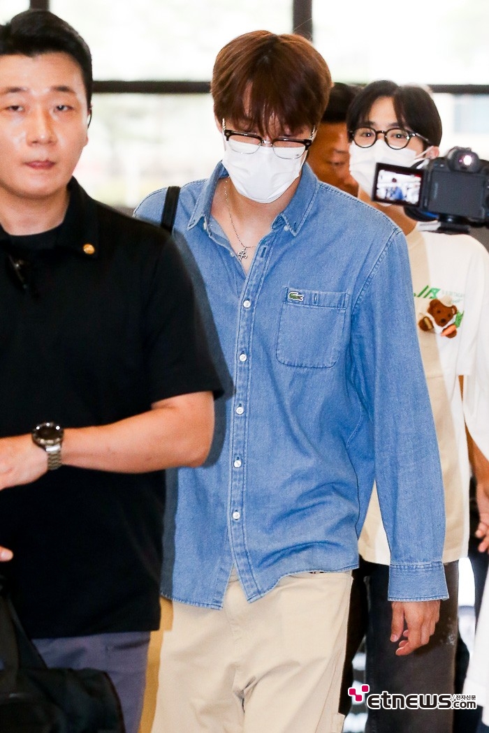 [ET포토] 엑소 카이, '클랙식한 글래스로 분위기 있게'