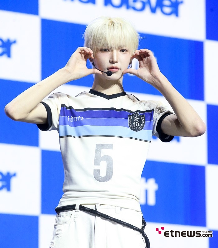 [ET포토] 아이덴티티 이재영, '새하얀 미모'