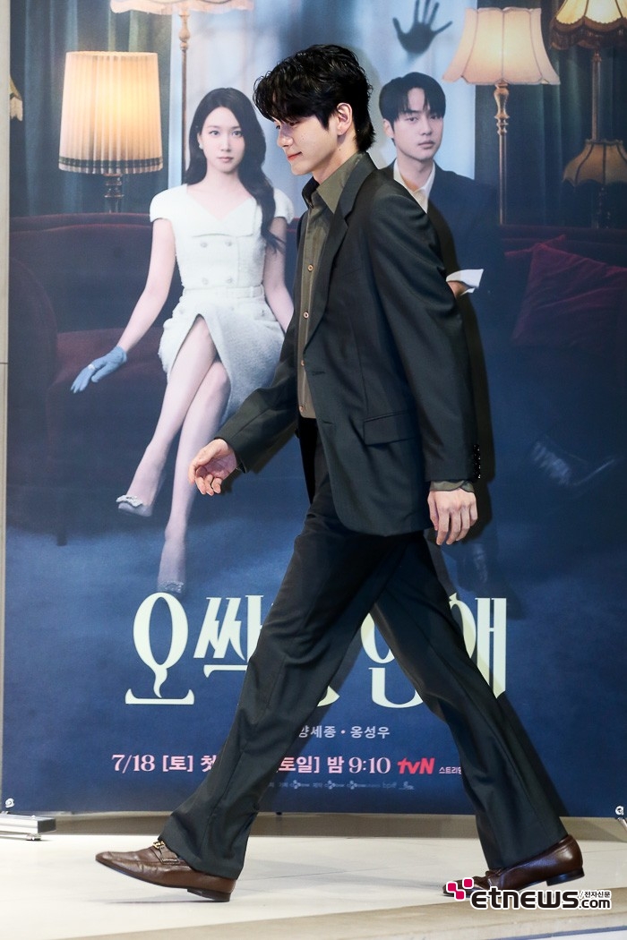 [ET포토] 옹성우, '조각의 걷는 모습'