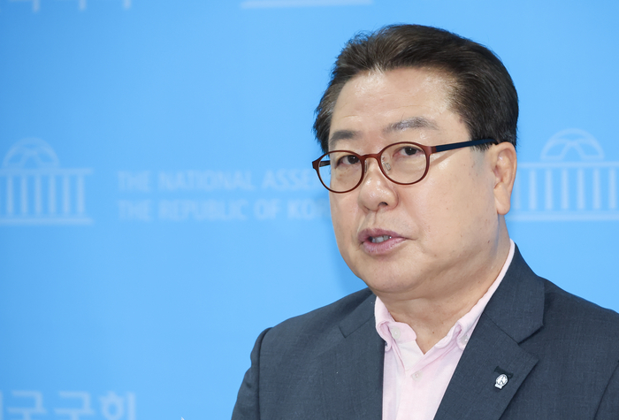 국민의힘 조광한 최고위원이 15일 국회 소통관에서 기자회견을 열고 신임 경기도당위원장 출마와 관련한 입장을 밝히고 있다. 연합뉴스
