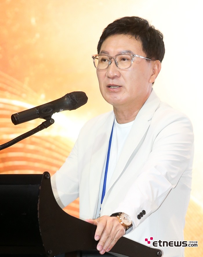 [ET포토] 한국트로트제작자협 시성웅 회장의 인사말