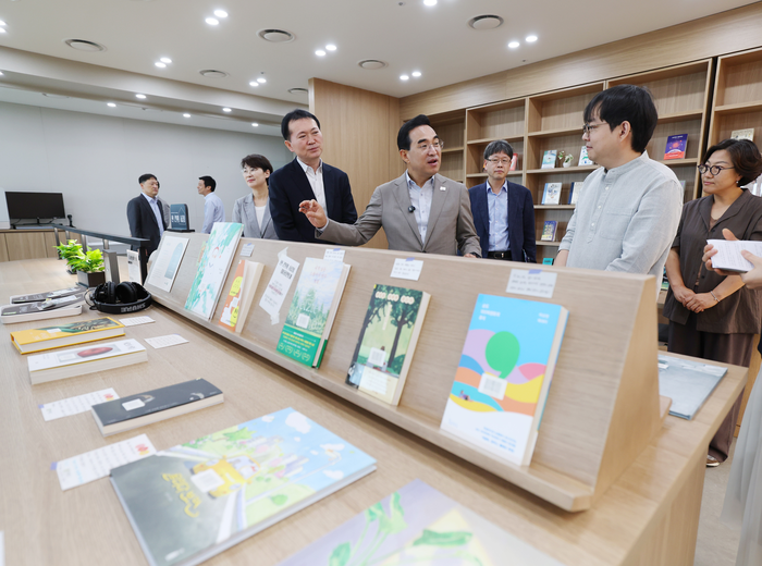기획예산처 청사 5동에 조성된 도서관 '서담재'. (사진=기획예산처)