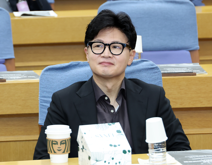 무소속 한동훈 의원이 16일 국회 의원회관에서 열린 글로벌외교안보포럼 세미나에 참석하고 있다. 연합뉴스