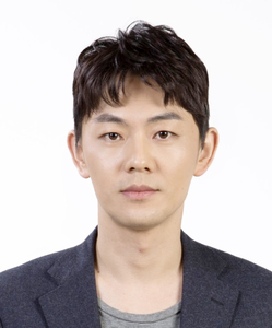 청와대는 이재명 대통령이 16일 청와대 비서실장 직속으로 청년미래비서관실을 신설하고, 초대 비서관에 구글코리아 전무 출신인 김태원 이노레드 대표를 임명했다고 밝혔다. 연합뉴스