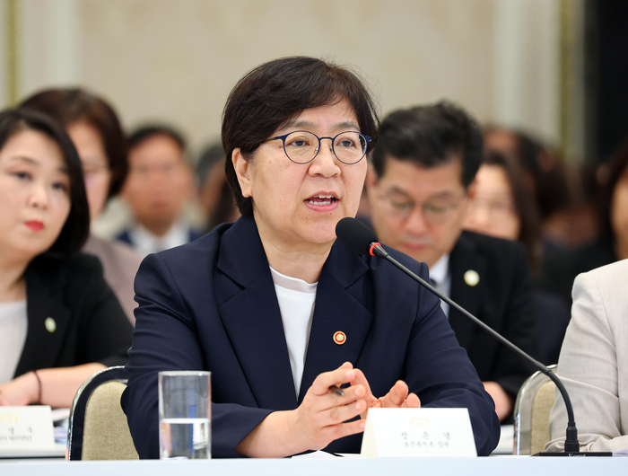 정은경 복지부 장관이 16일 청와대 영빈관에서 열린 이재명 대통령 주재 부처 업무보고에서 보고하고 있다. (사진=연합뉴스)