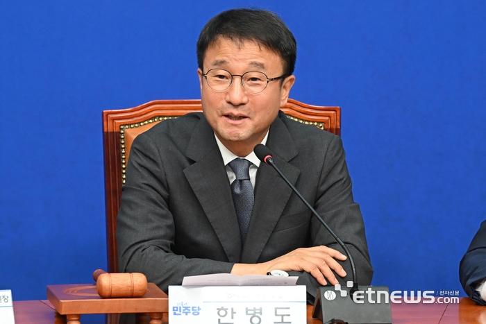 [포토] 공명선거 실천 서약식 인사말 하는 한병도 대표