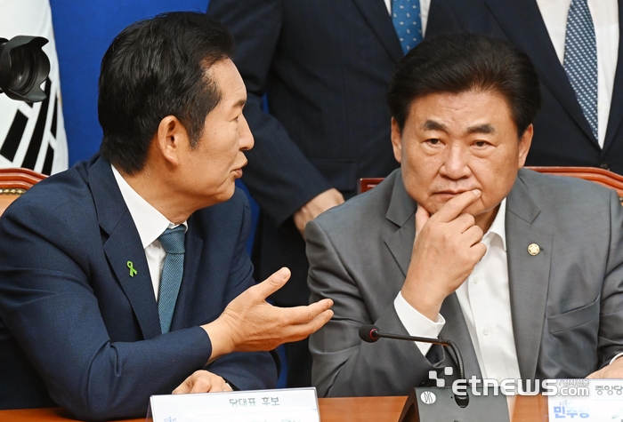 [포토] 대화하는 정청래-소병훈