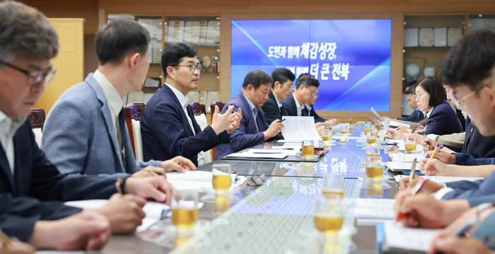 전북특별도청 간부회의 모습.