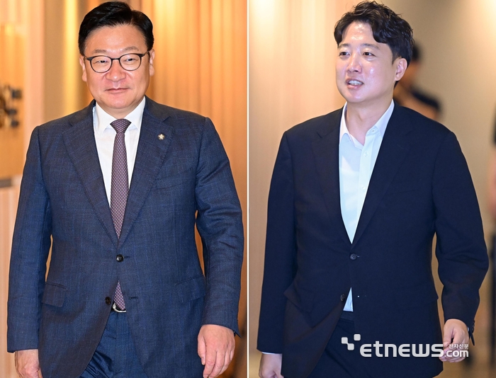 정점식 국민의힘 원내대표(왼쪽)와 이준석 개혁신당 대표가 21일 서울 여의도의 한 음식점에서 열린 비공개 오찬 회동에 참석하고 있다.
이동근기자 foto@etnews.com