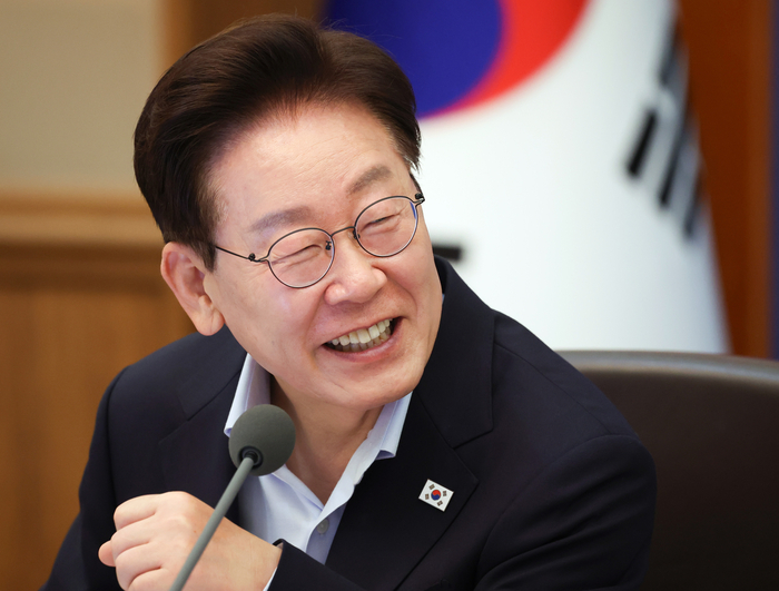 이재명 대통령이 21일 청와대에서 열린 국무회의에서 발언하고 있다. 연합뉴스
