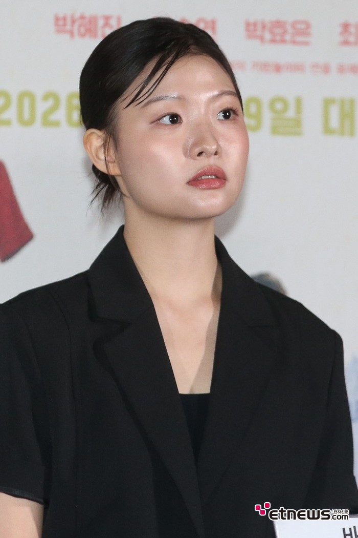[ET포토] 최수인, '질문에는 진지하게'