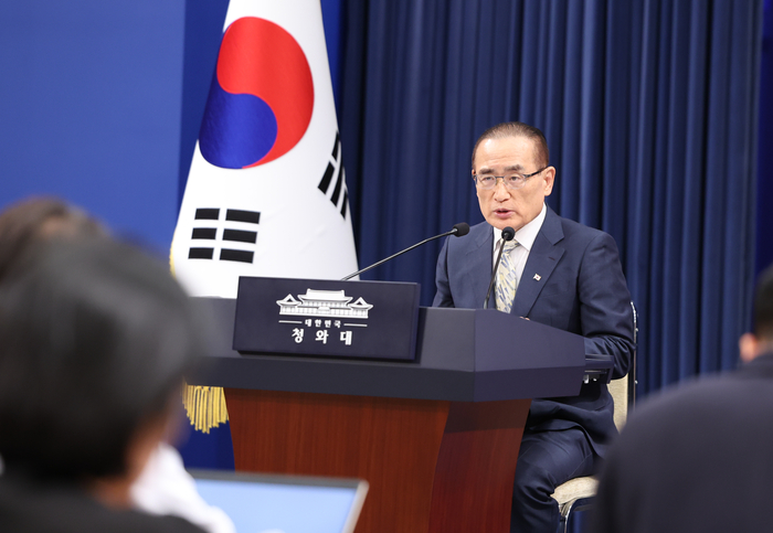 위성락 국가안보실장이 22일 청와대 춘추관 기자회견장에서 미국 및 남미 순방 관련 사전 브리핑을 하고 있다. 연합뉴스