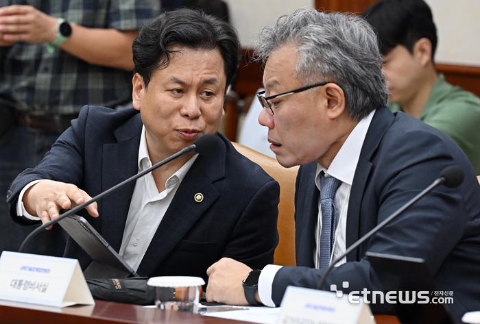 [포토] 대화하는 박인규-이주한
