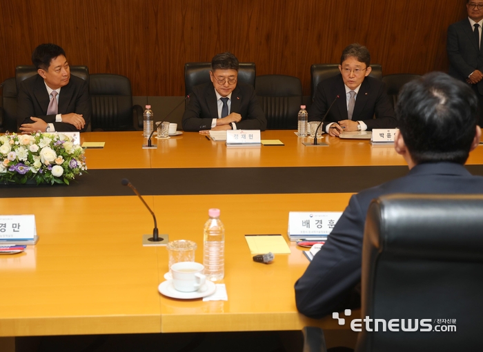 [포토] 발언하는 KT 박윤영 대표