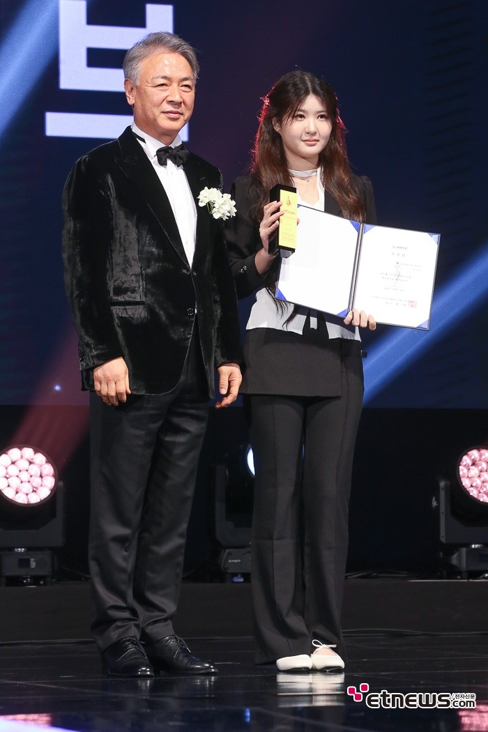 [ET포토] 서이브, '페이스오브코리아 아시아크리에이터상 수상'