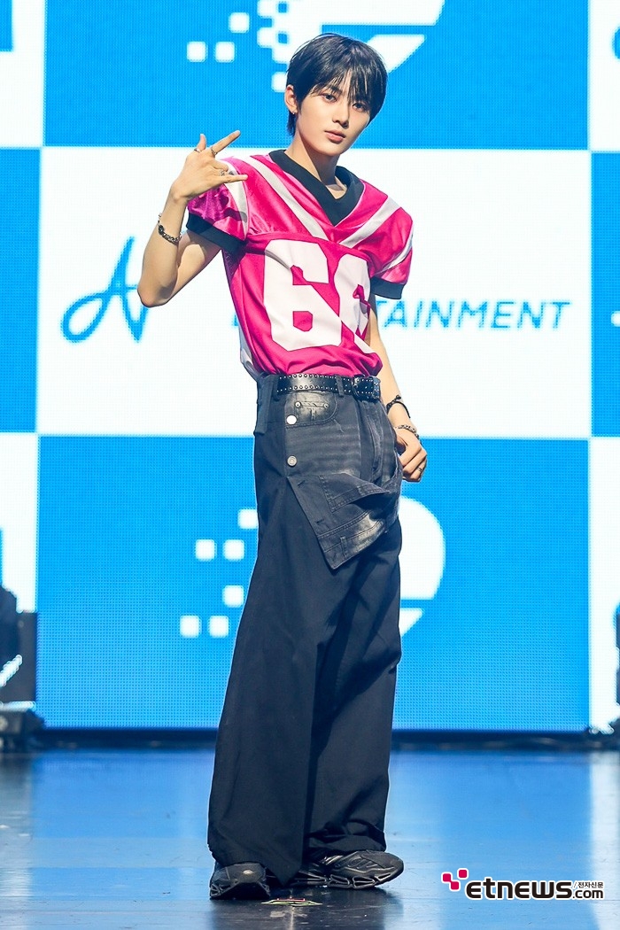 [ET포토] 누에라 린, '폼나게~'