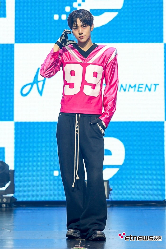 [ET포토] 누에라 현준, '포켓에 손넣고 여유롭게'