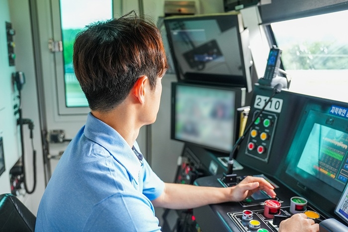 공항철도, 기관사가 직접 승객 되어 냉방 및 출입문 현장 살펴