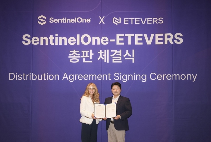 (왼쪽) Bryce Grow 센티넬원 Senior Vice President, (오른쪽) 정인성 에티버스 대표. 사진=에티버스