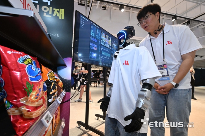 [포토] 롯데이노베이트의 편의점 AI 로봇