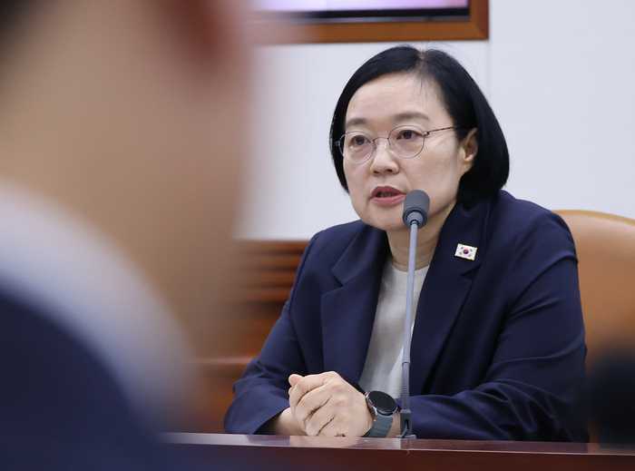 한성숙 국무총리가 29일 서울 종로구 정부서울청사에서 비상경제점검회의를 주재하고 있다. 연합뉴스