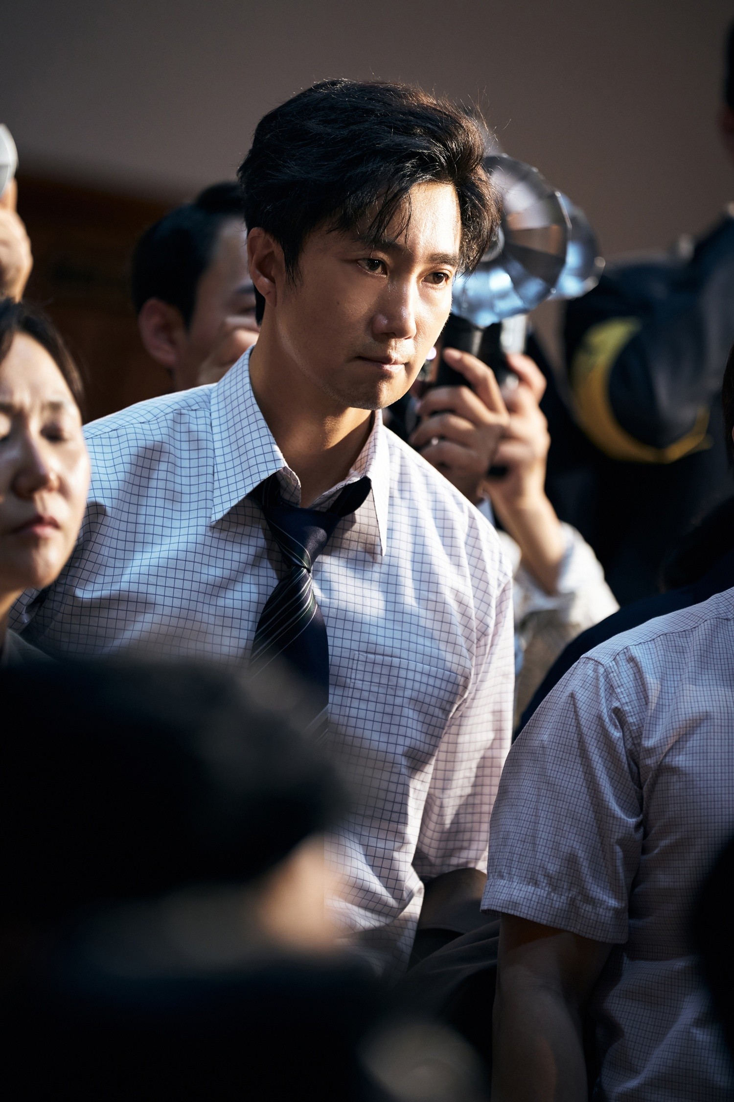 박해일의 강렬 스크린 귀환…'암살자(들)' 캐릭터 스틸