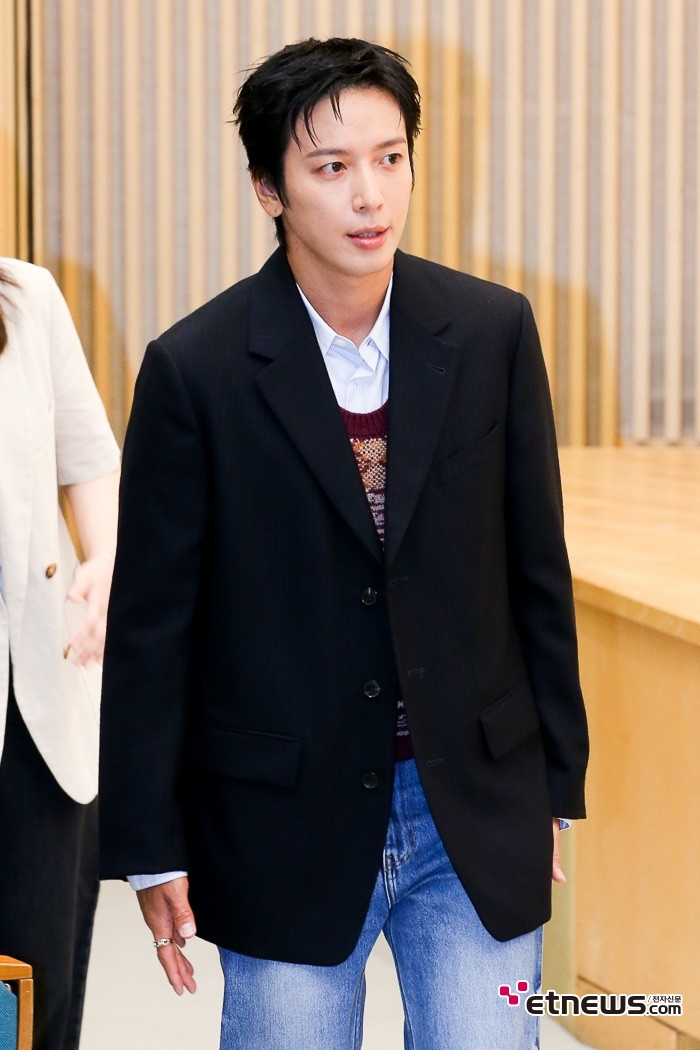 [ET포토] 정용화, '호기심 가득한 표정'