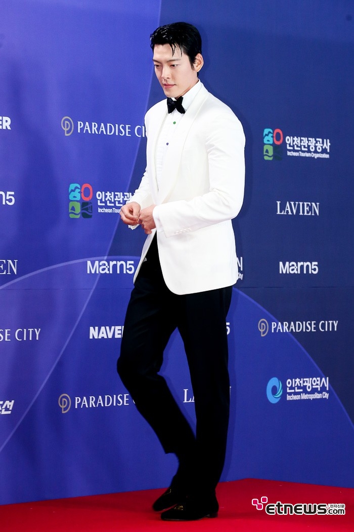 [ET포토] 김우빈, '클래식 핏의 교과서'
