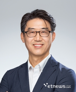 경상국립대 식물의학과 곽연식 교수.