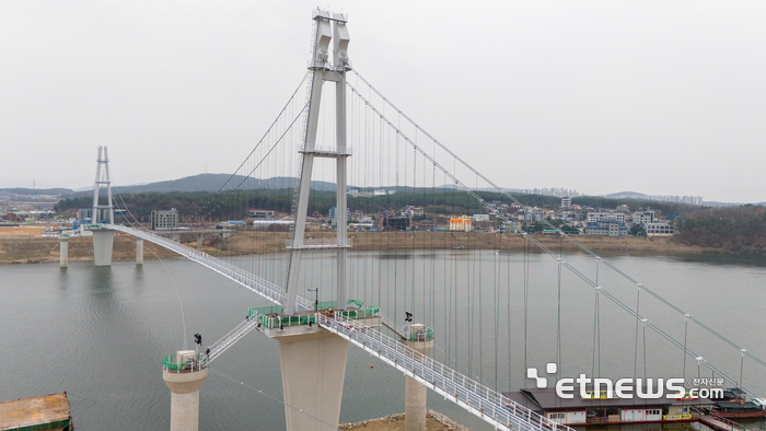 여주시, 남한강 출렁다리 현수교 모습. 여주시 제공.
