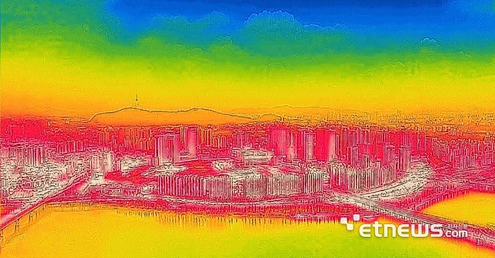 [포토] 붉게 물든 한여름 도심