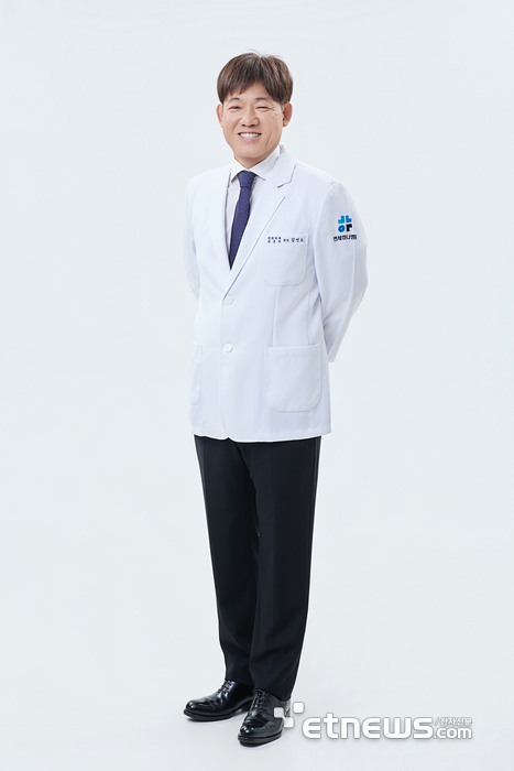 김영호 연세하나병원 관절센터 원장