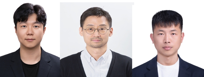 (왼쪽부터) 조용준 포스텍 교수, 양창덕 UNIST 교수, 재썬 UNIST 연구원