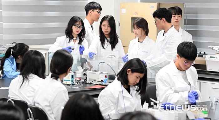 [포토] 서울대서 펼쳐진 K-과학인재 아카데미 캠프