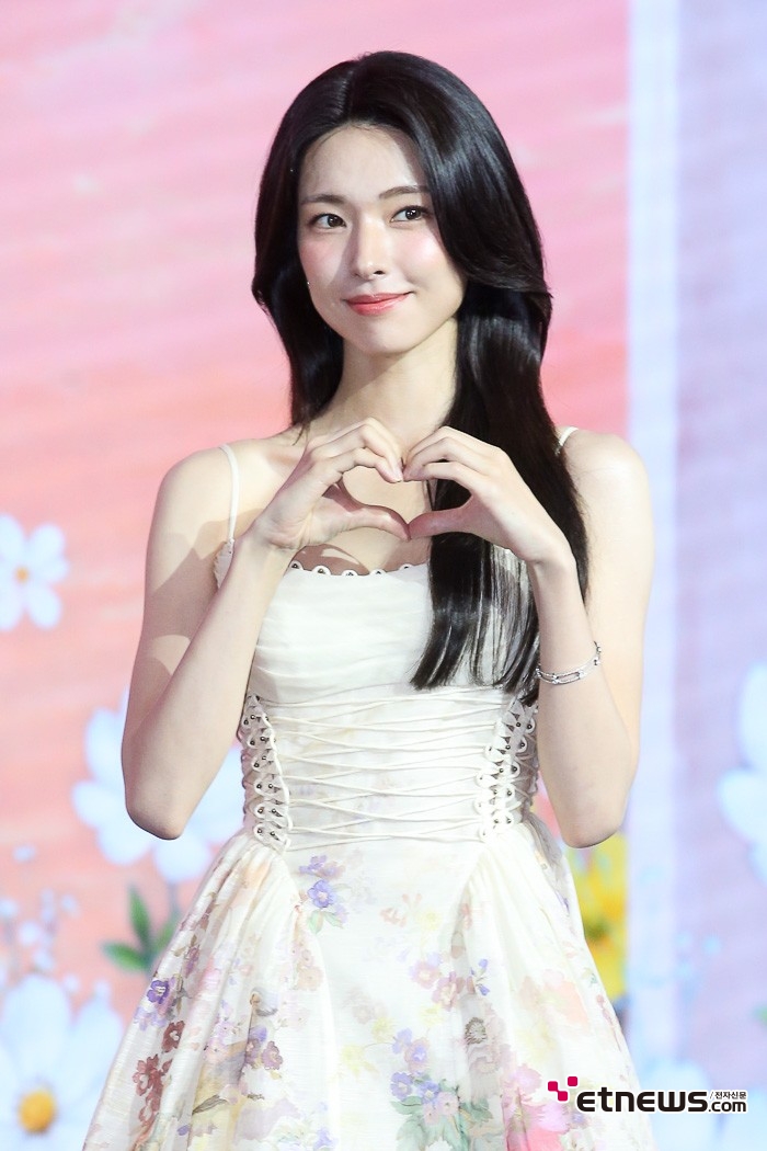 [ET포토] 하영, '핑크빛 미소'