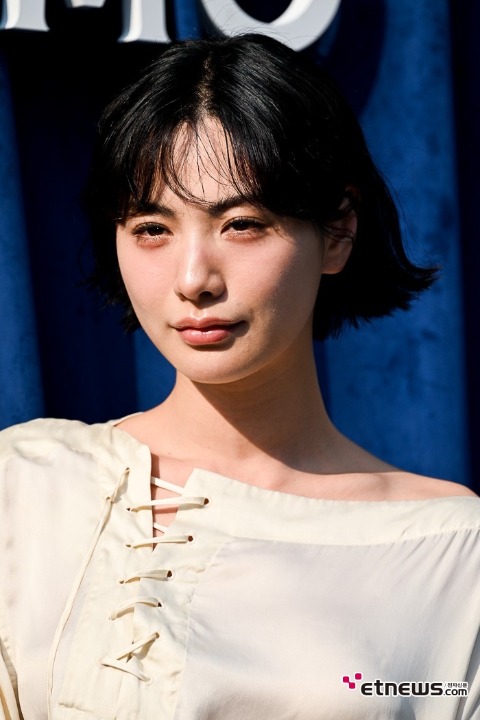 [ET포토] 나나, '유니크한 무표정 매력'