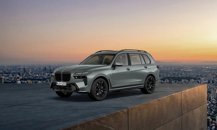 BMW X7 xDrive40d M 스포츠 프로 스카이스크래퍼 그레이 에디션.