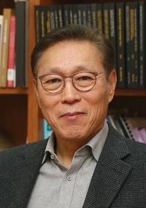 청와대는 이재명 대통령이 규제합리화위원회 부위원장에 김태유 서울대 공대 교수를 위촉했다고 7일 밝혔다. 연합뉴스