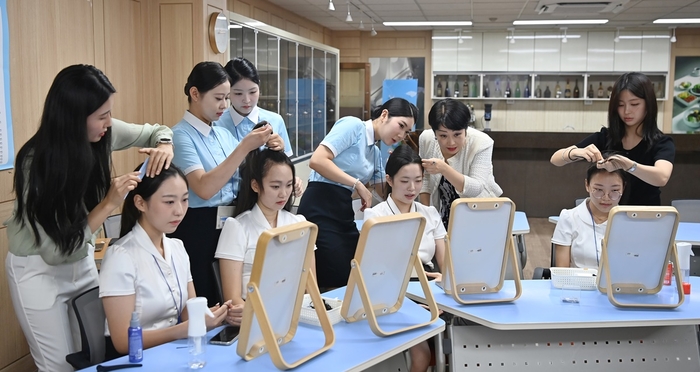 호남대 항공서비스학전공의 2027 예비 수험생 전공체험 '호캉스' 모습.
