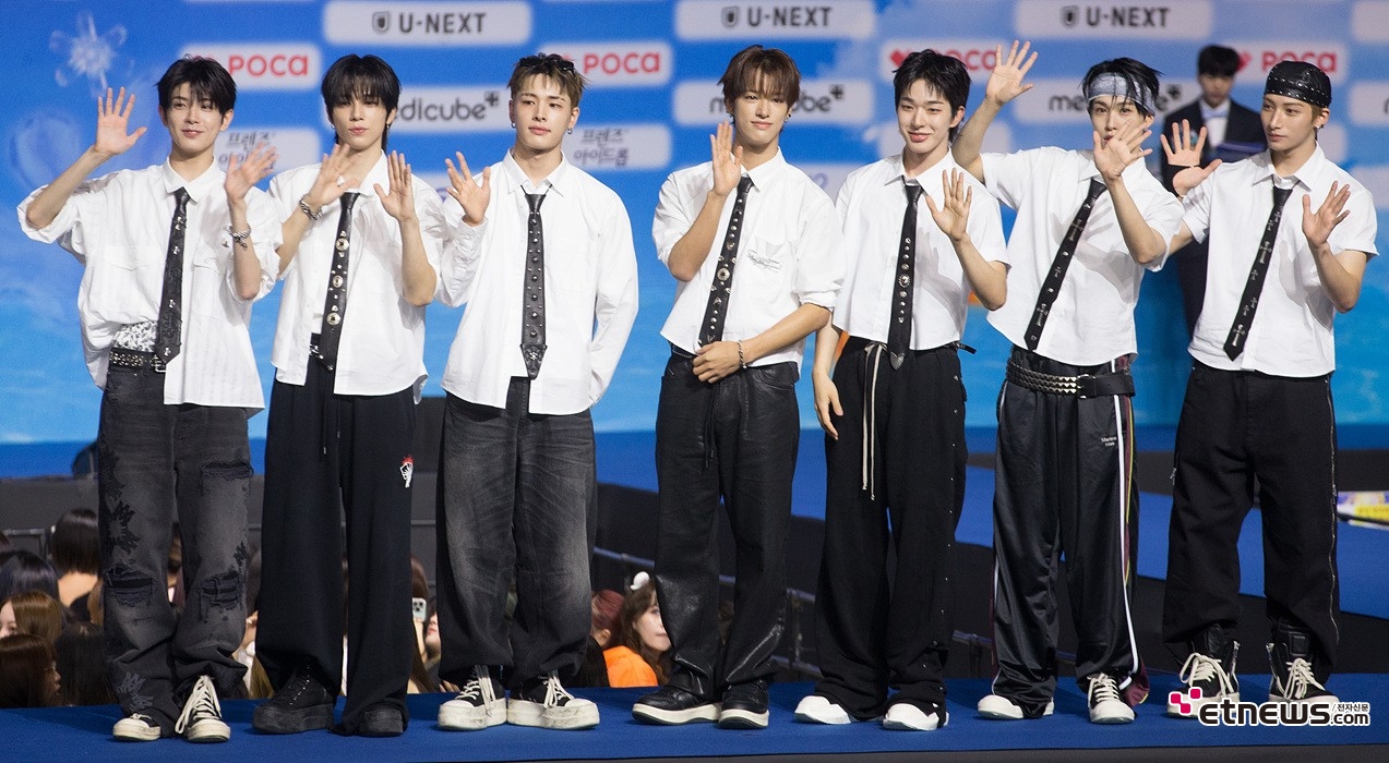 [ET포토] 넥스지, '스쿨룩 콘셉트'