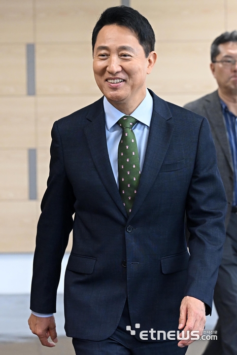 [포토] 청년AI스타트업 간담회 참석하는 오세훈 시장