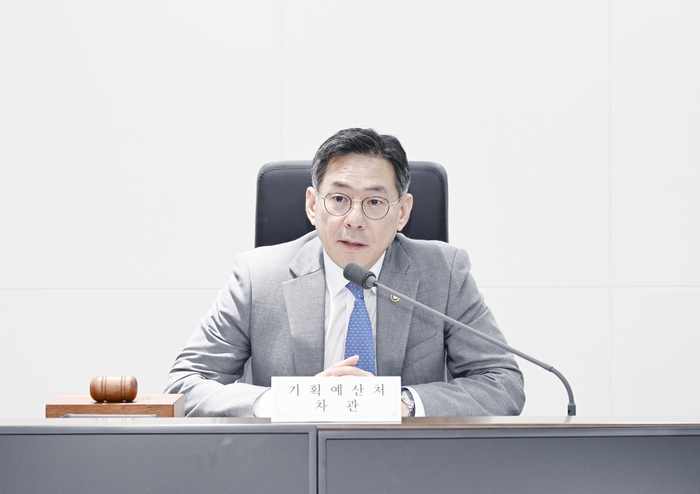 조용범 기획예산처 차관이 8월 10일 오후 정부세종청사에서 열린 '재정성과위원회'를 주재, 모두발언을 하고 있다. (사진=기획예산처)