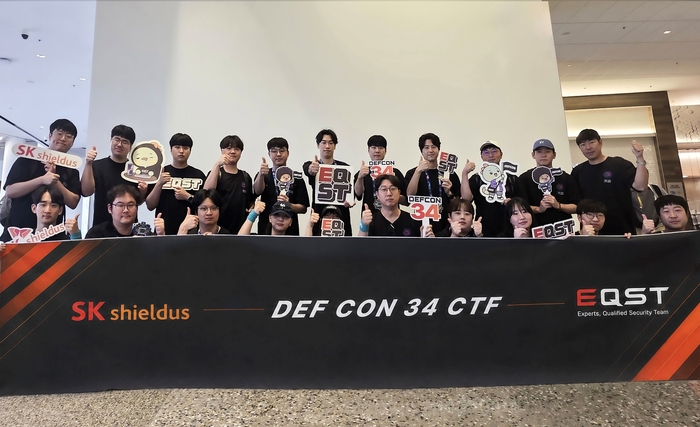 SK쉴더스의 화이트해커 그룹 '이큐스트(EQST)'는 지난 7~9일(현지시간) 미국 라스베이거스에서 열린 세계 최대 해킹·보안 컨퍼런스 '데프콘(DEF CON) 34'에 참가했다.