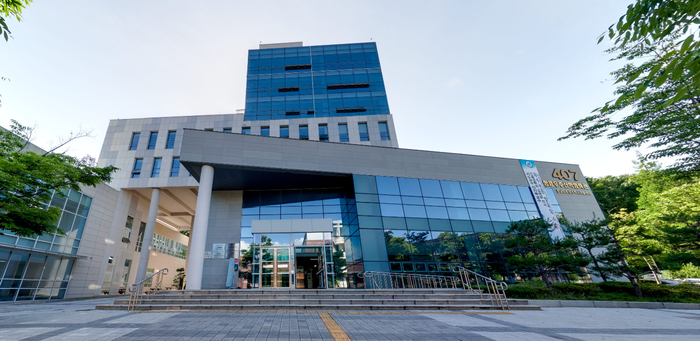 경상국립대학교 우주항공대학 전경.
